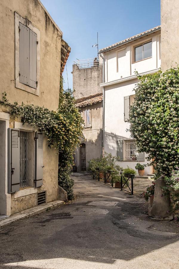 Arles Maison Petite Roquette Et Garage Exterior photo